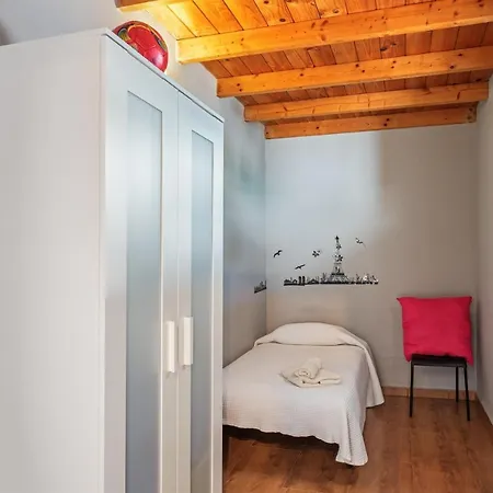 Апартаменти Gibshouse Megan *